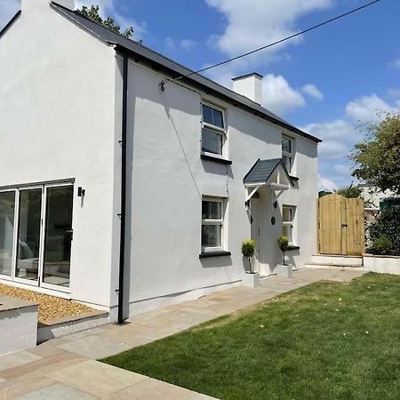 Charming Cottage Close To M4 Bridgend Bridgend  Zewnętrze zdjęcie